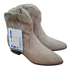 Olivia &‎ Kate Light Tan Suede Ankle Boots Size Womans 8.5